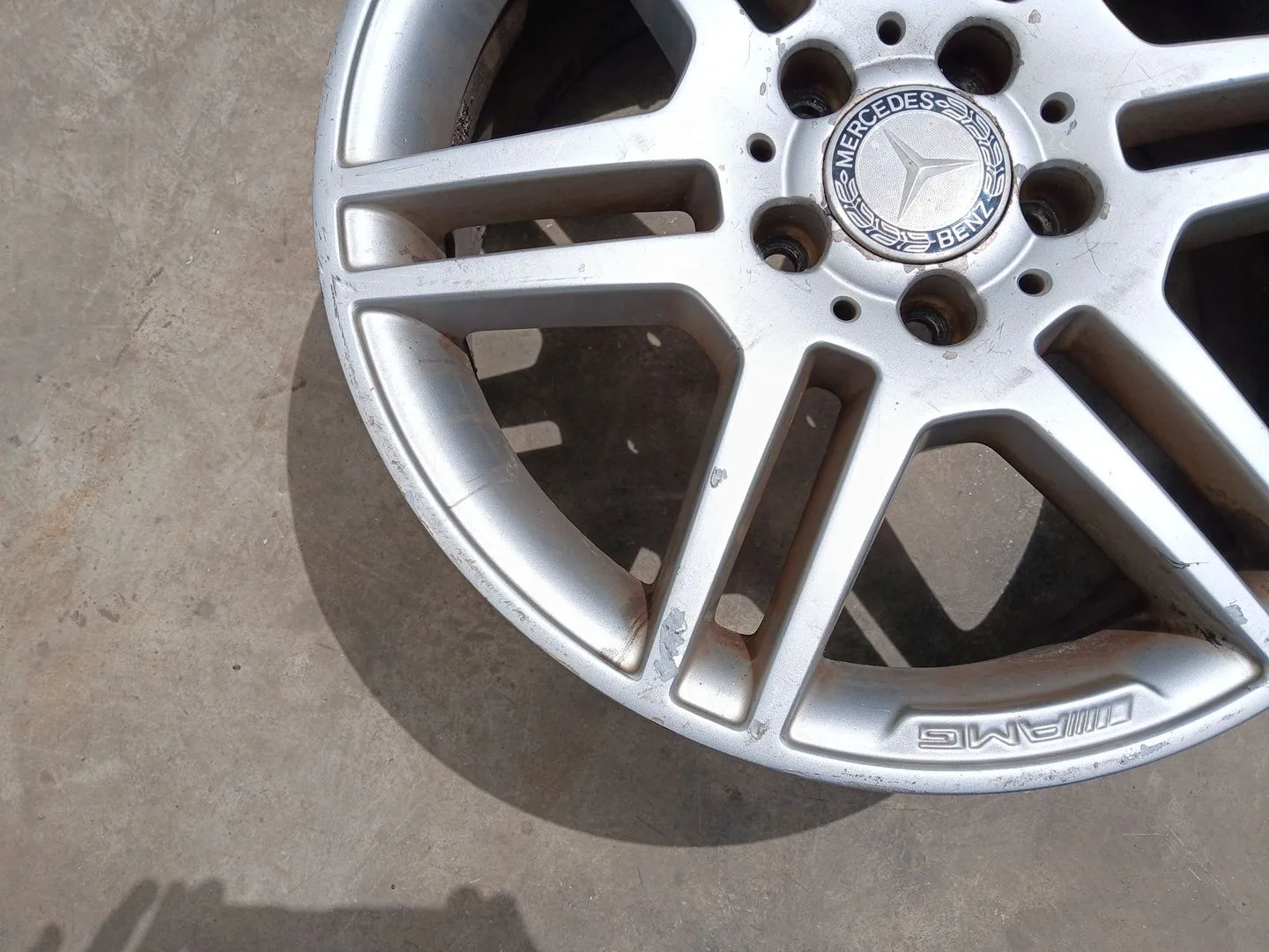 Llanta Delantera Izquierda para Mercedes-Benz Clase C (W204)