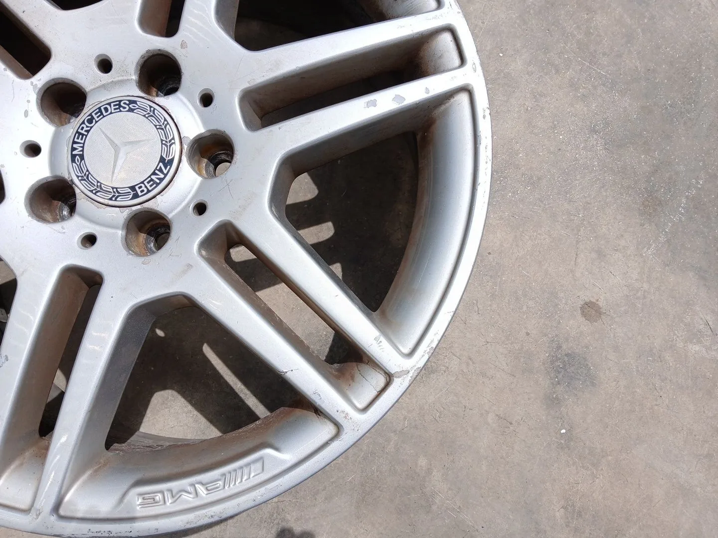Llanta Delantera Izquierda para Mercedes-Benz Clase C (W204)