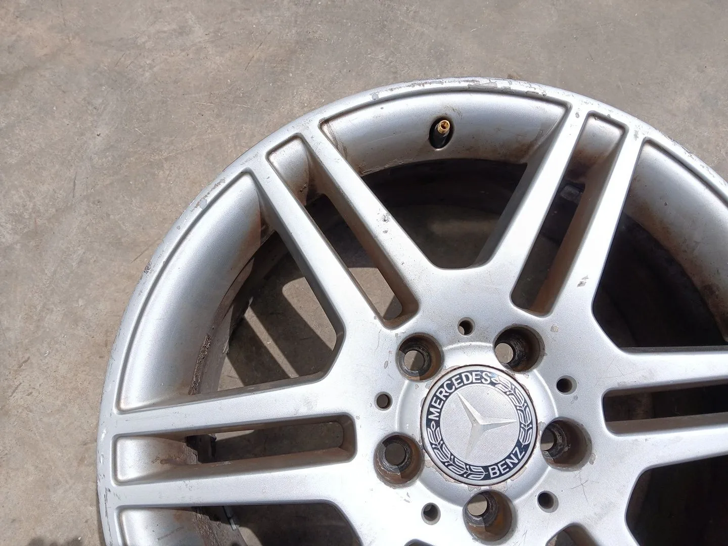 Llanta Delantera Izquierda para Mercedes-Benz Clase C (W204)