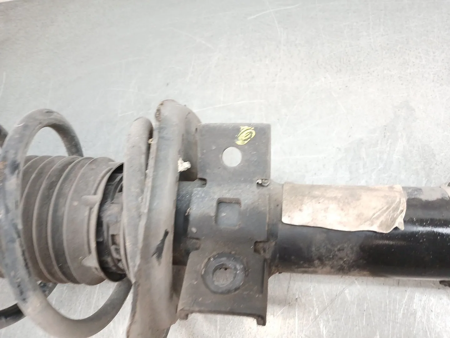 Amortiguador Delantero Izquierdo para Mercedes-Benz Clase C (W204)