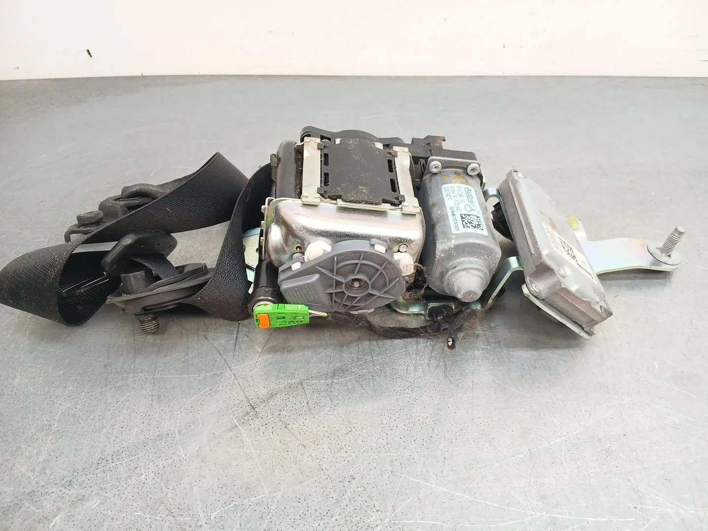 Cinturon Seguridad Delantero Izquierdo para Mercedes-Benz Clase C (W204)