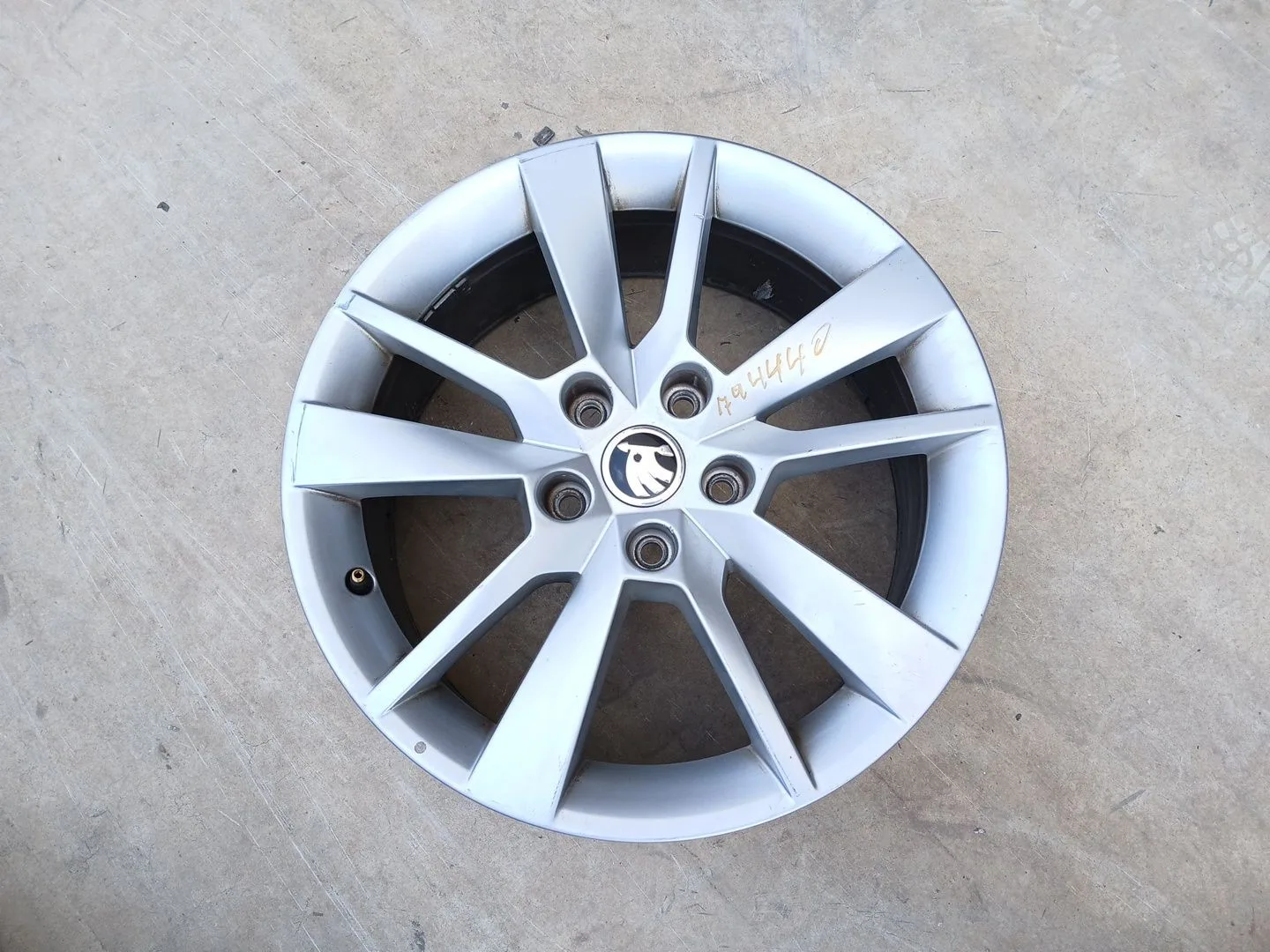 Llanta Trasera Izquierda para Skoda Octavia Iii Combi (5E5, 5E6)