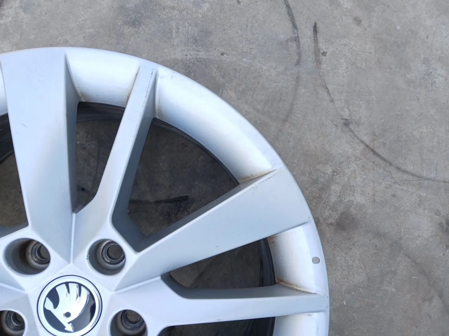 Llanta Trasera Izquierda para Skoda Octavia Iii Combi (5E5, 5E6)