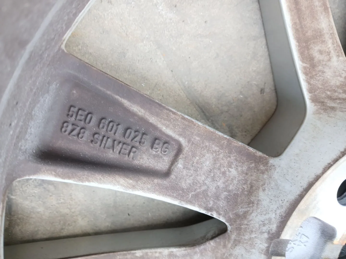 Llanta Trasera Izquierda para Skoda Octavia Iii Combi (5E5, 5E6)