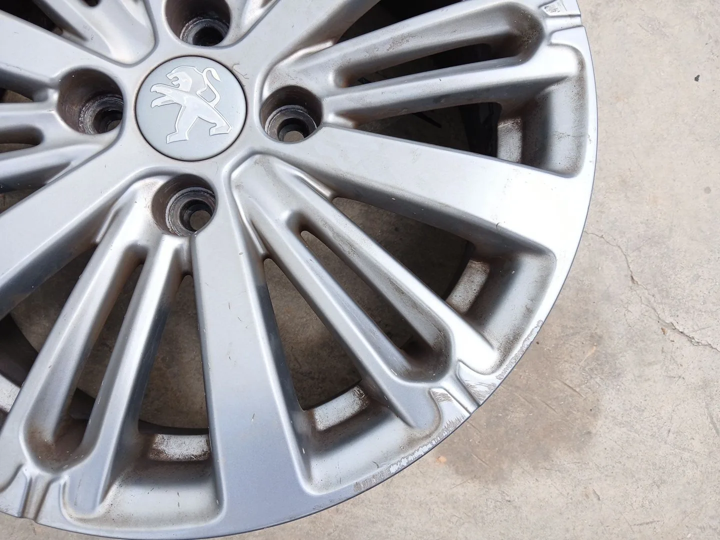 Llanta Trasera Izquierda para Peugeot 208 I (Ca_, Cc_)