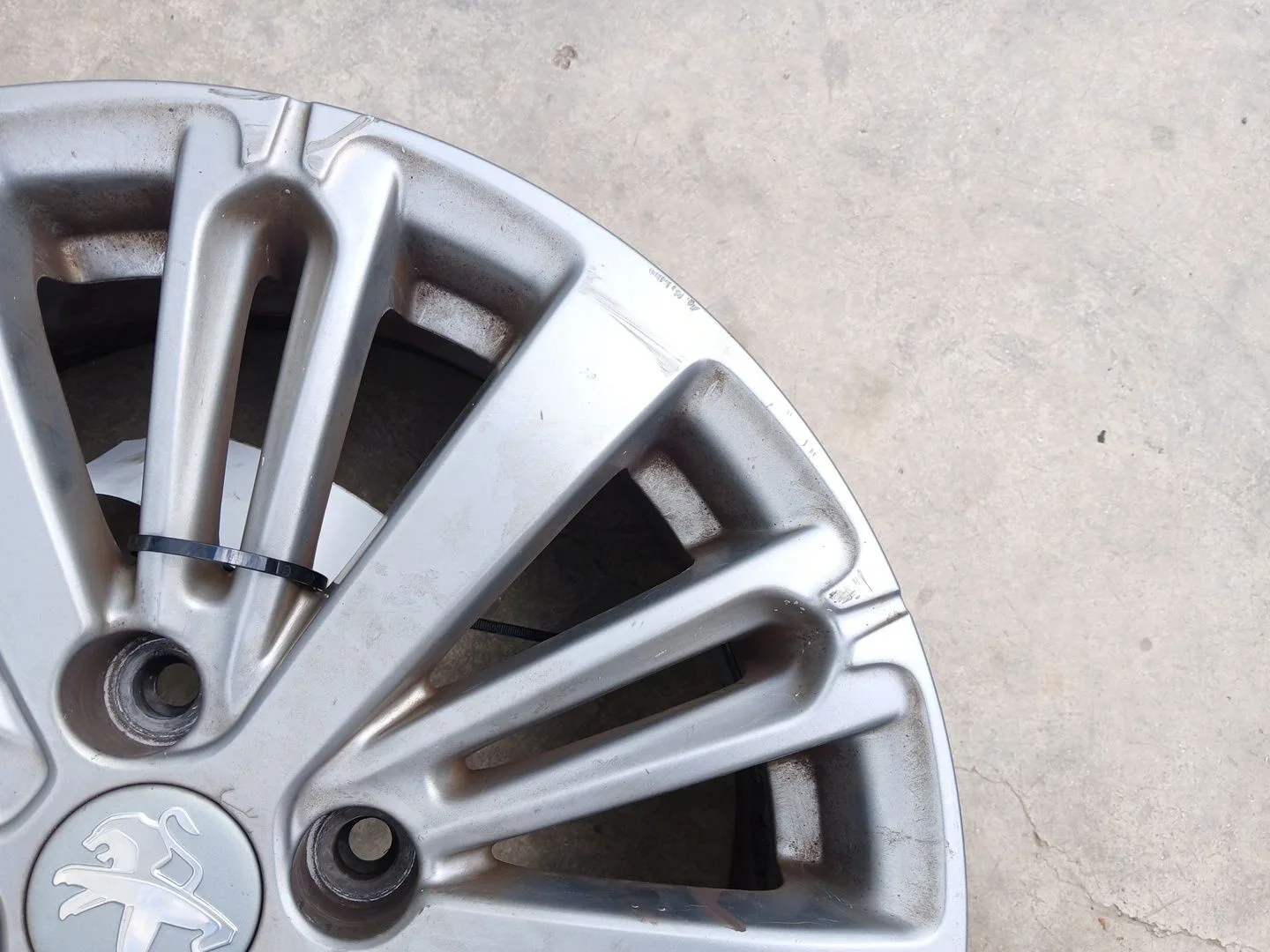 Llanta Trasera Izquierda para Peugeot 208 I (Ca_, Cc_)