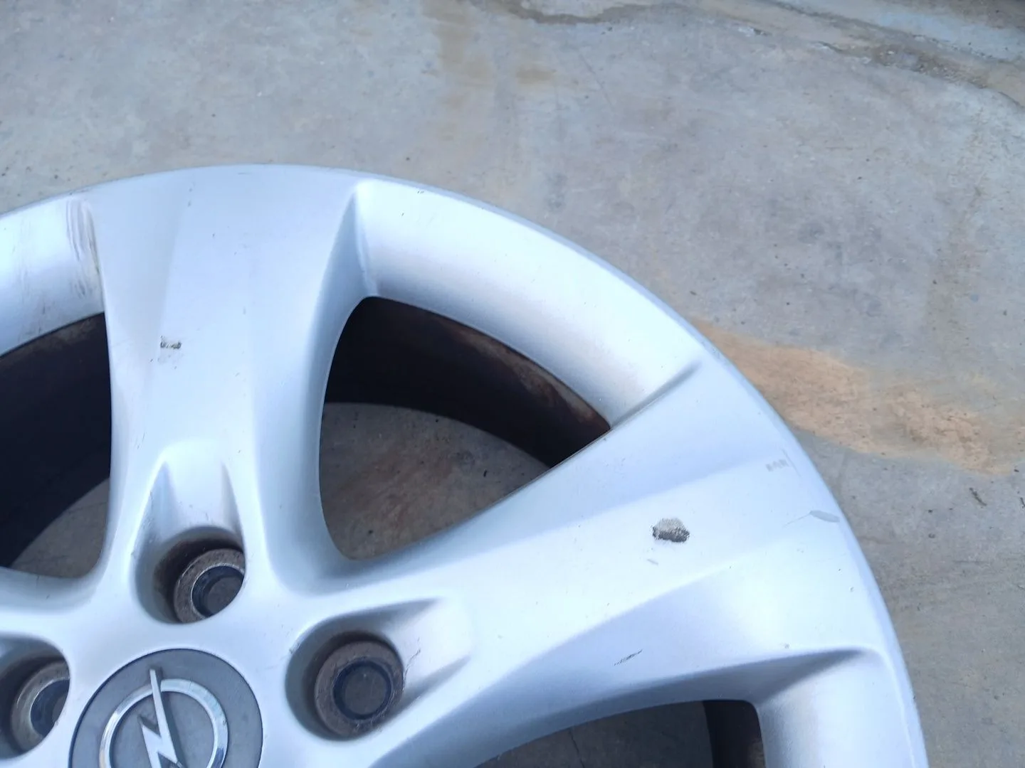 Llanta Trasera Izquierda para Opel Astra J (P10)