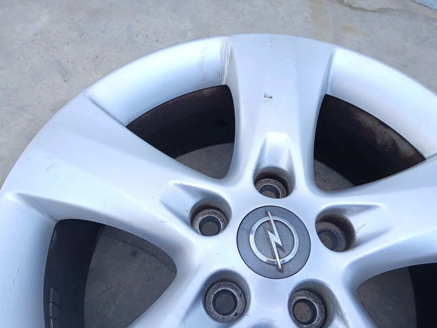 Llanta Trasera Izquierda para Opel Astra J (P10)