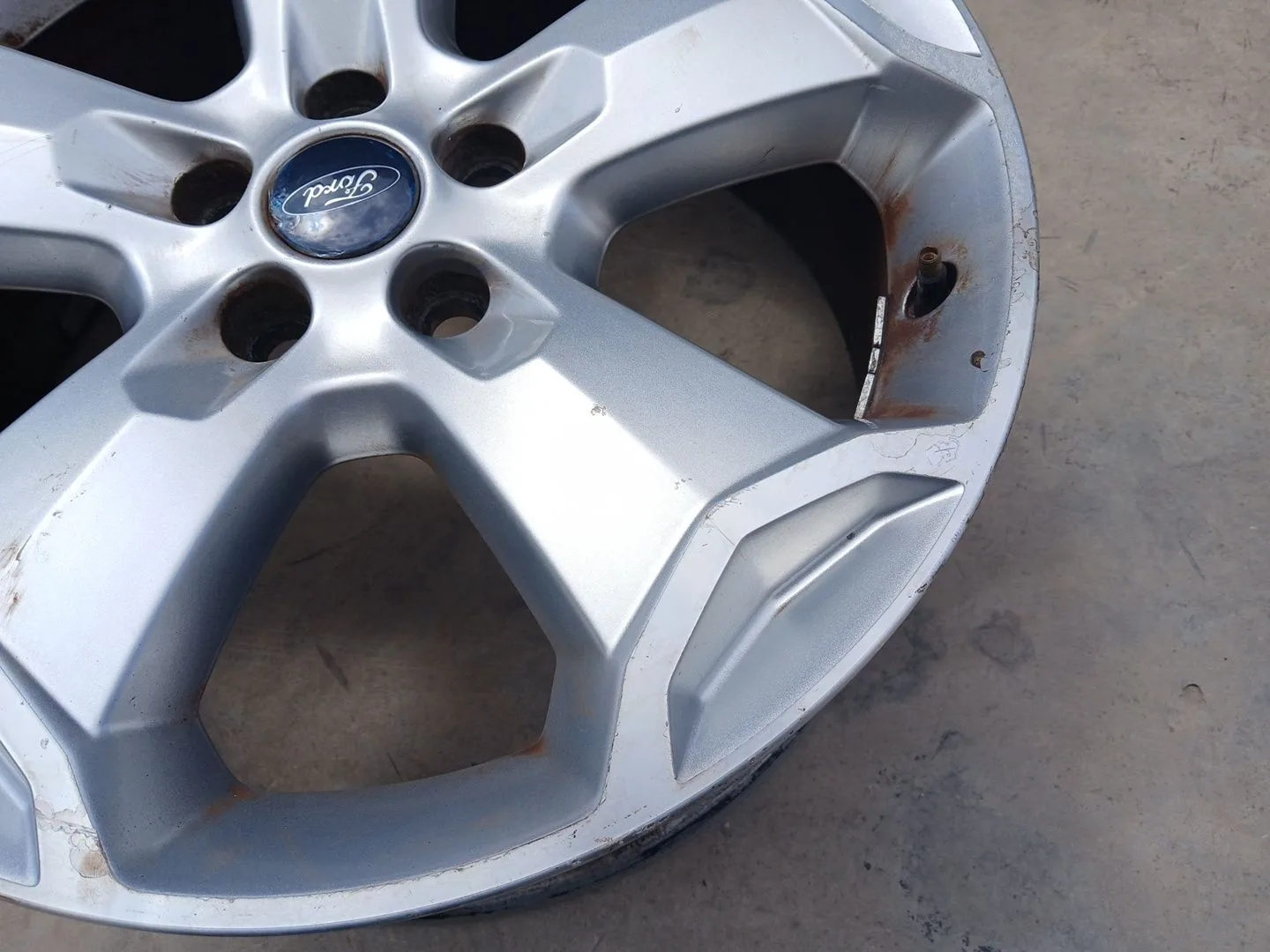 Llanta para Ford Kuga I