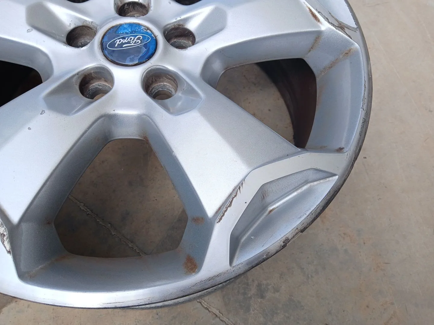 Llanta para Ford Kuga I