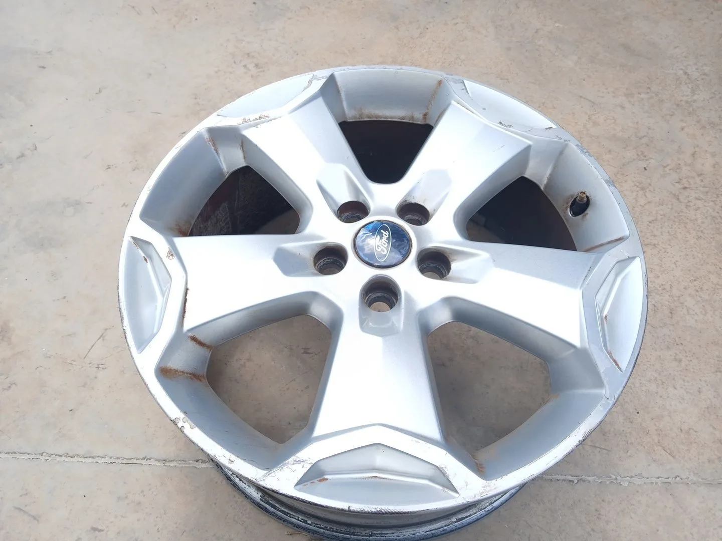 Llanta para Ford Kuga I