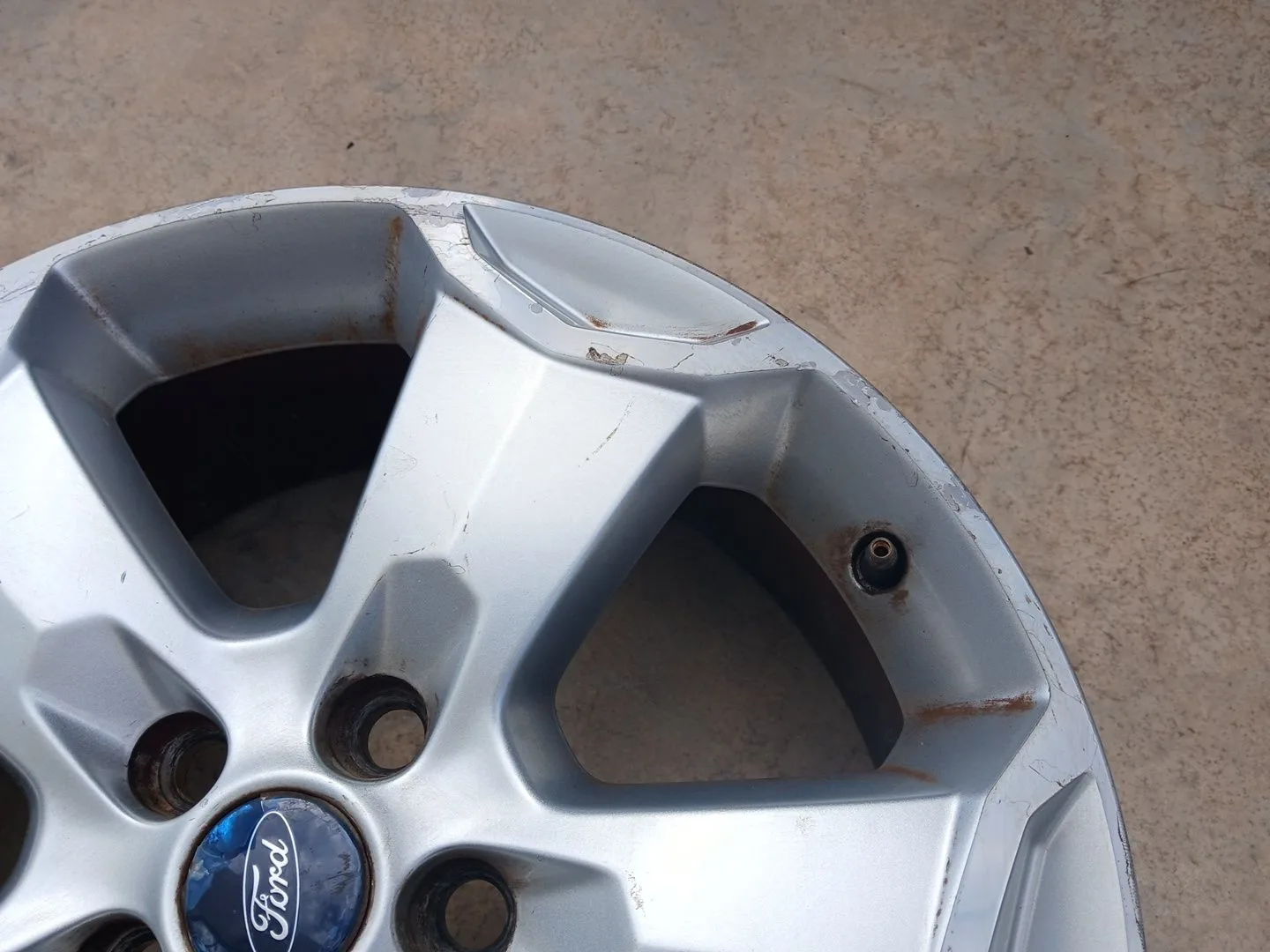 Llanta para Ford Kuga I
