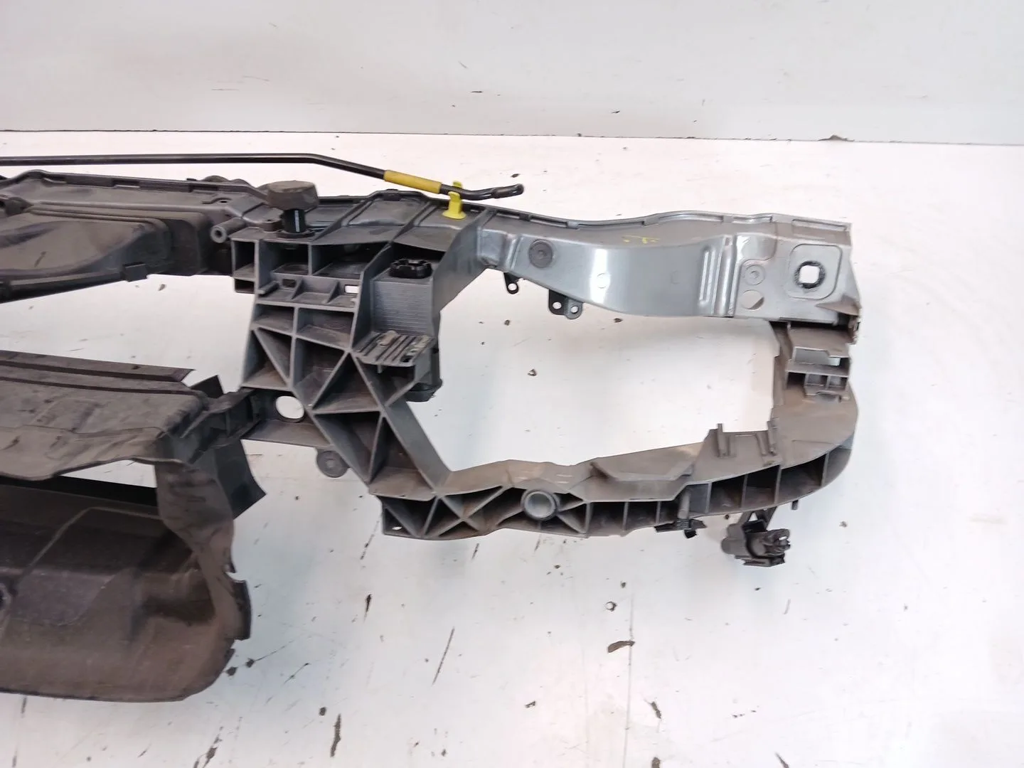 Coraza Frontal Interior para Ford Focus Iii