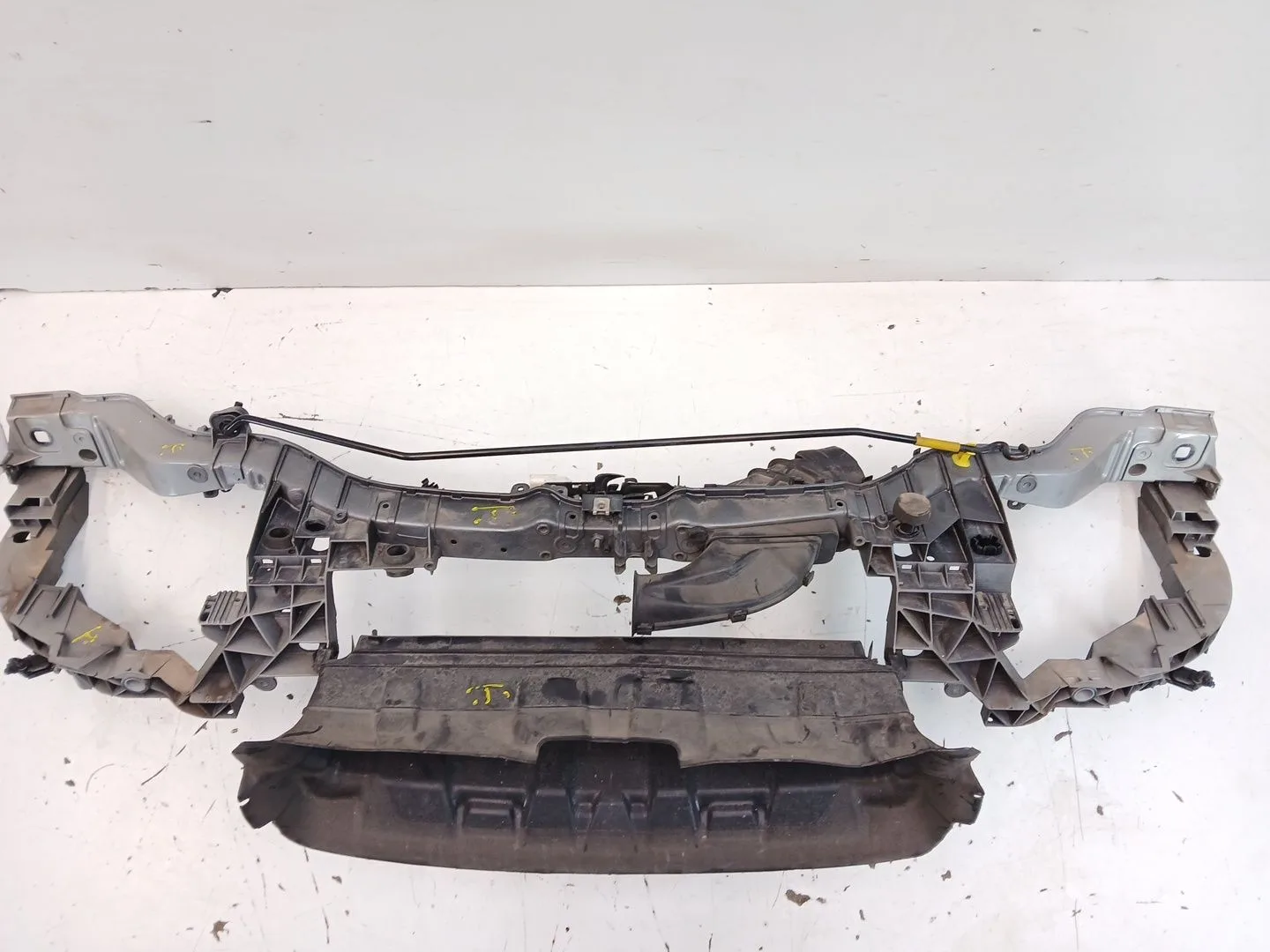 Coraza Frontal Interior para Ford Focus Iii