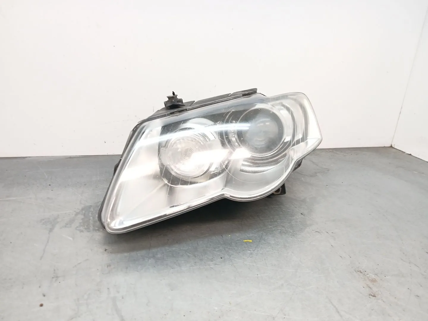 Faro Izquierdo para Volkswagen Passat B6 Variant (3C5)