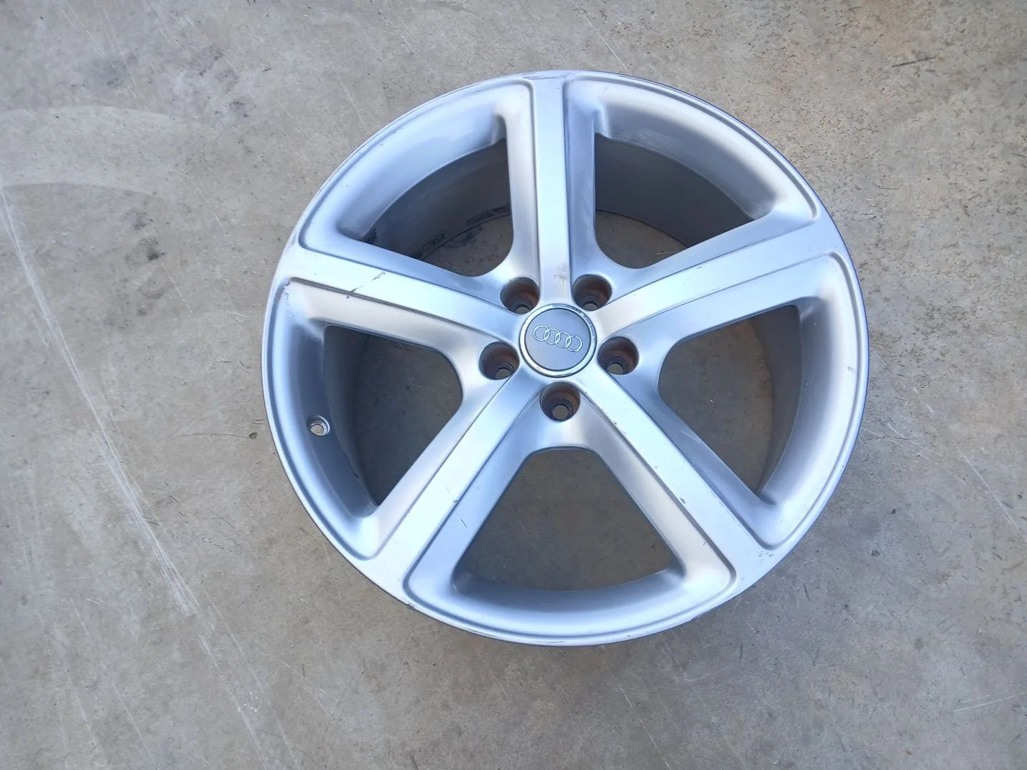 Llanta para Audi Q5 (8Rb)