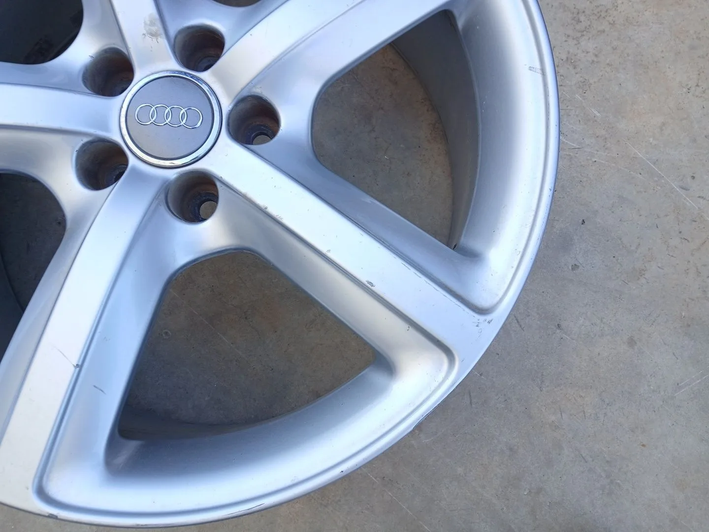 Llanta para Audi Q5 (8Rb)