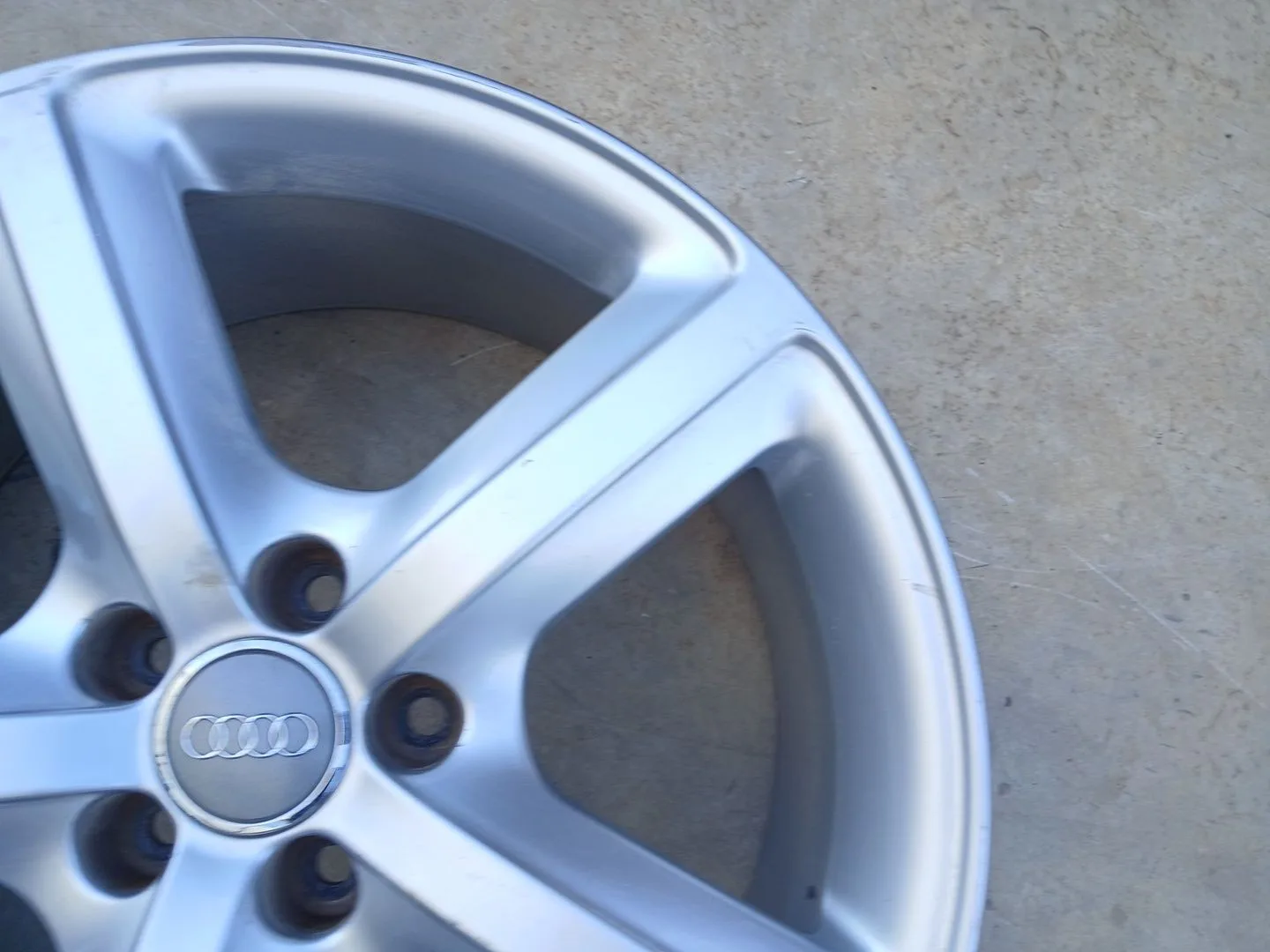 Llanta para Audi Q5 (8Rb)