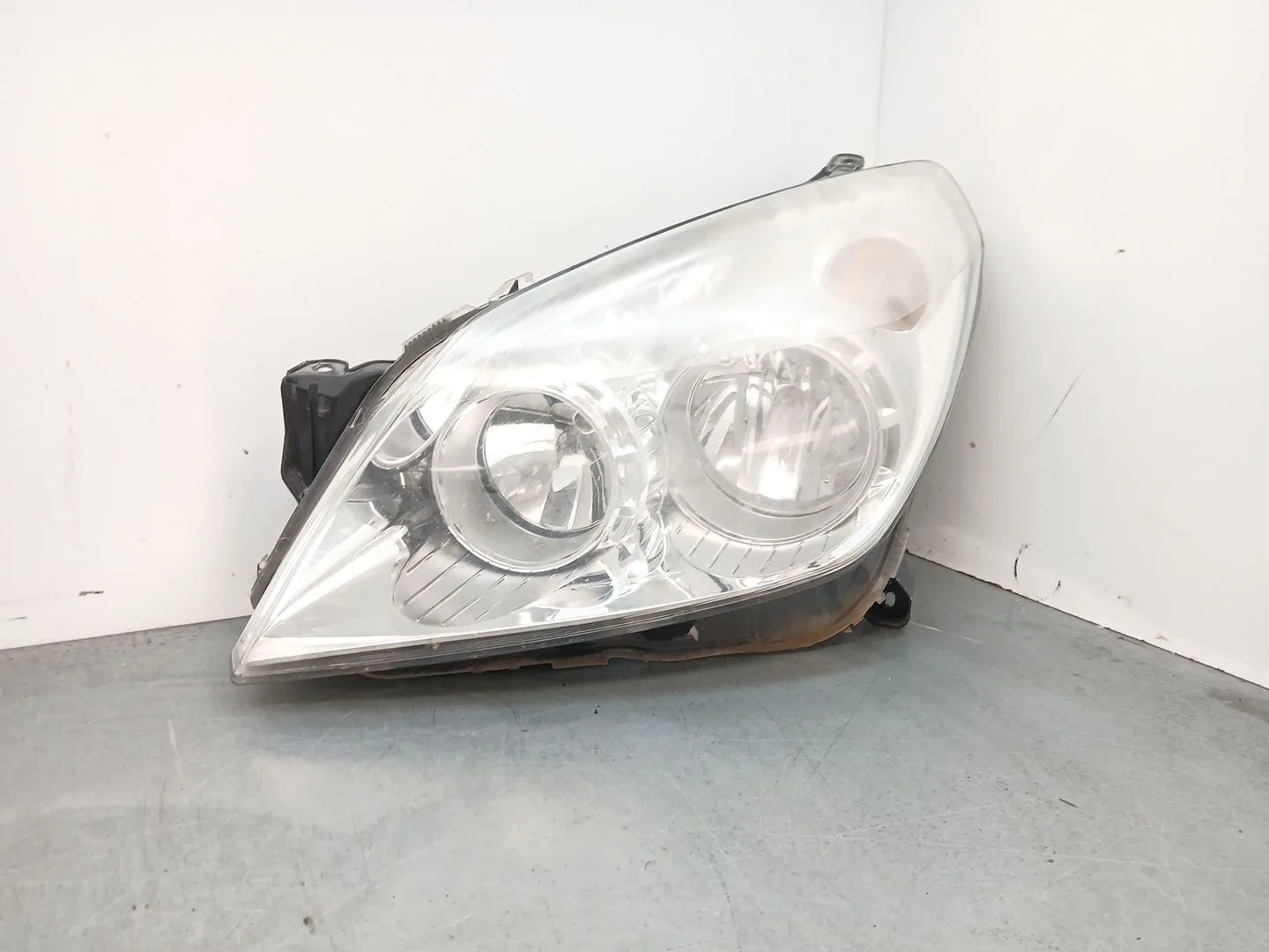 Faro Izquierdo para Opel Astra H (A04)
