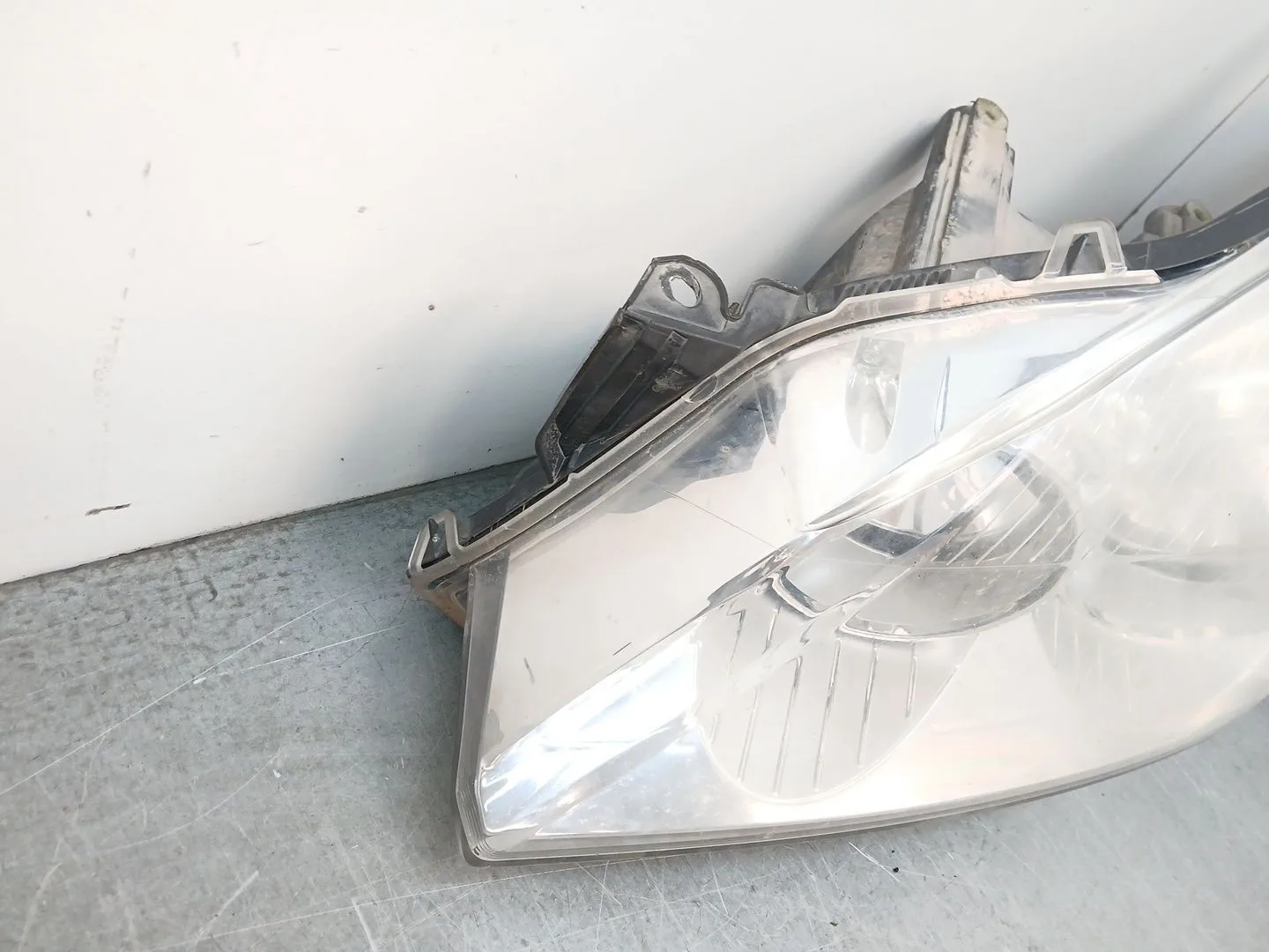 Faro Izquierdo para Opel Astra H (A04)