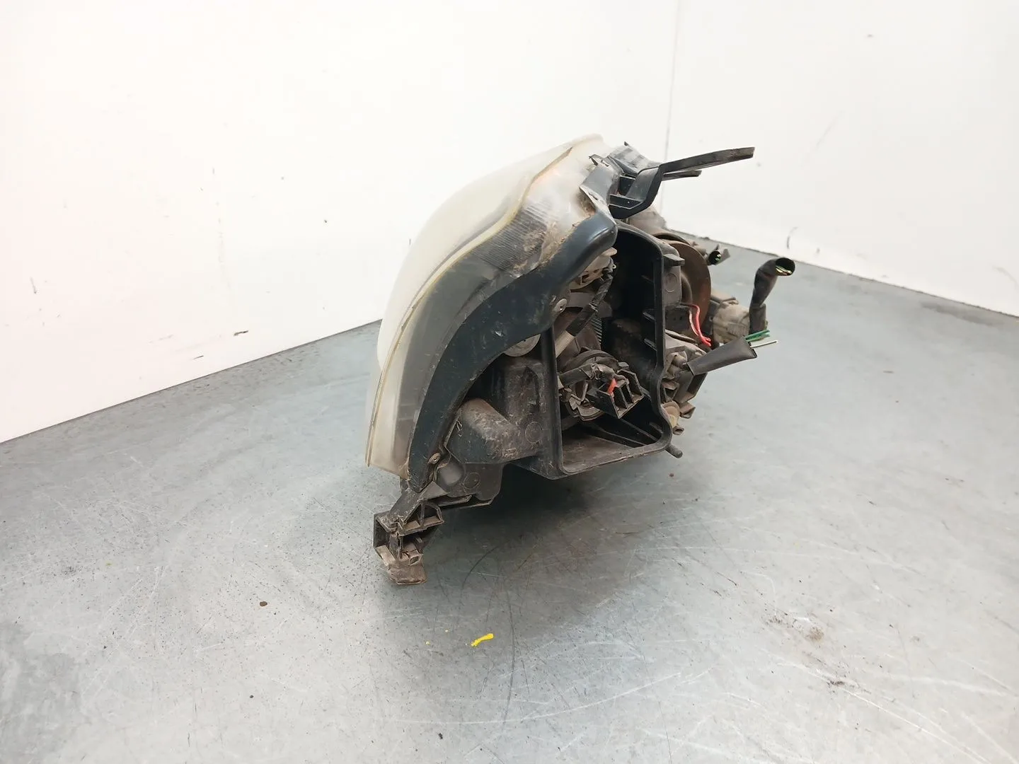 Faro Izquierdo para Toyota Avensis (_T25_)