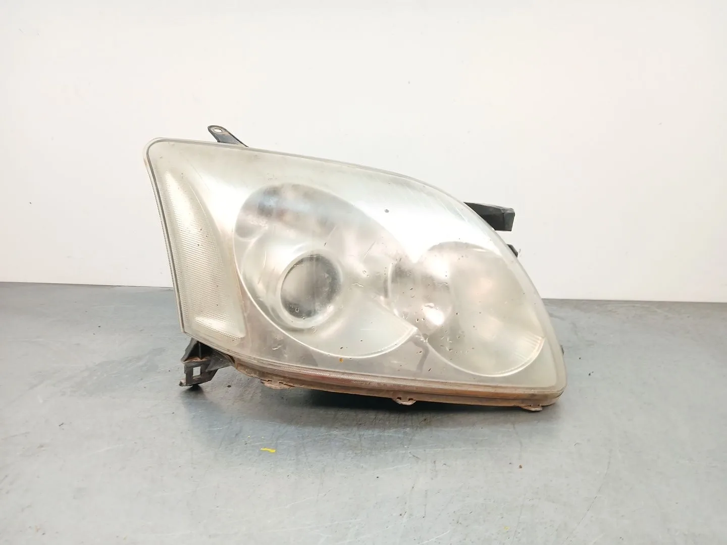 Faro Derecho para Toyota Avensis (_T25_)