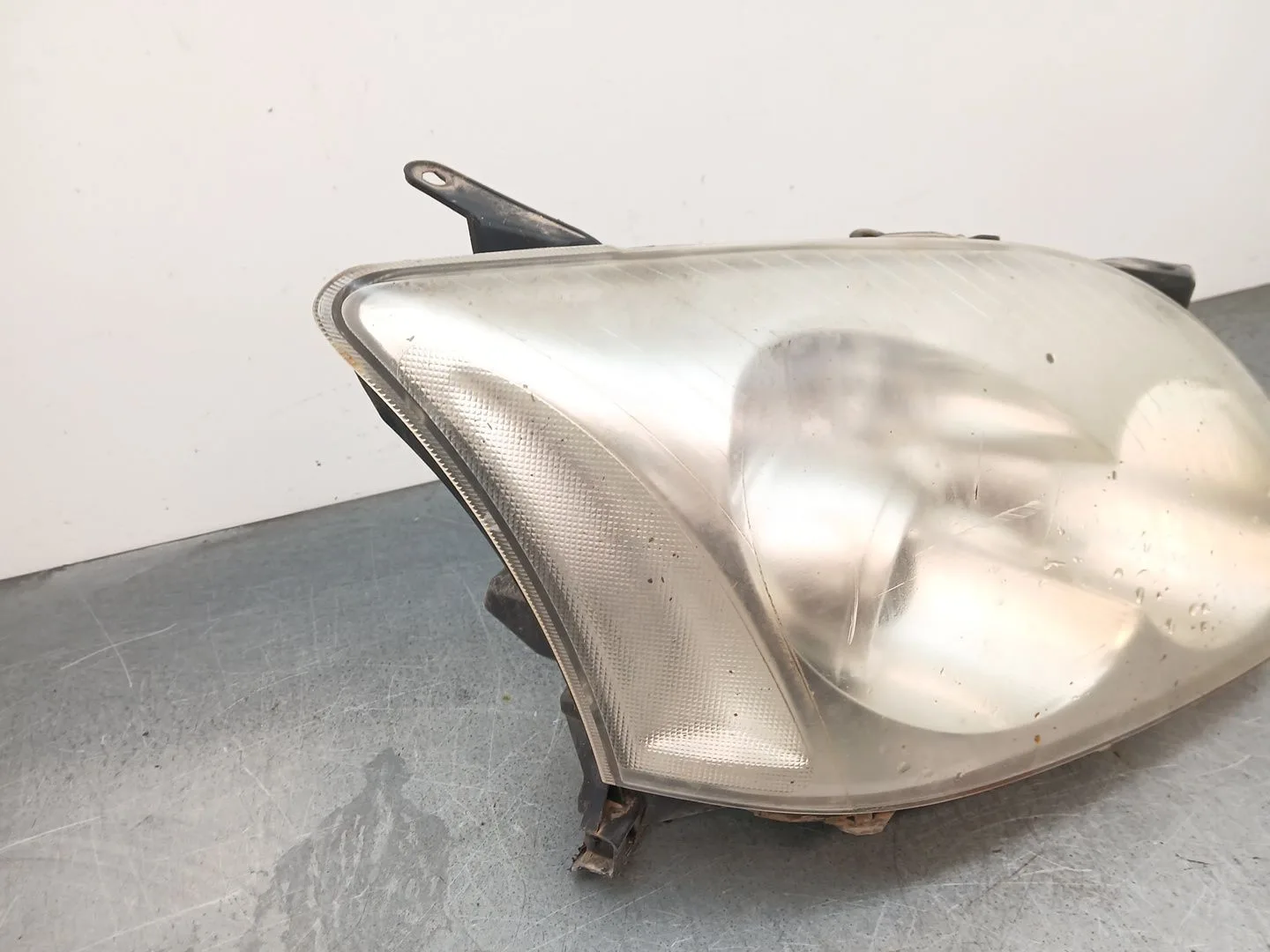 Faro Derecho para Toyota Avensis (_T25_)