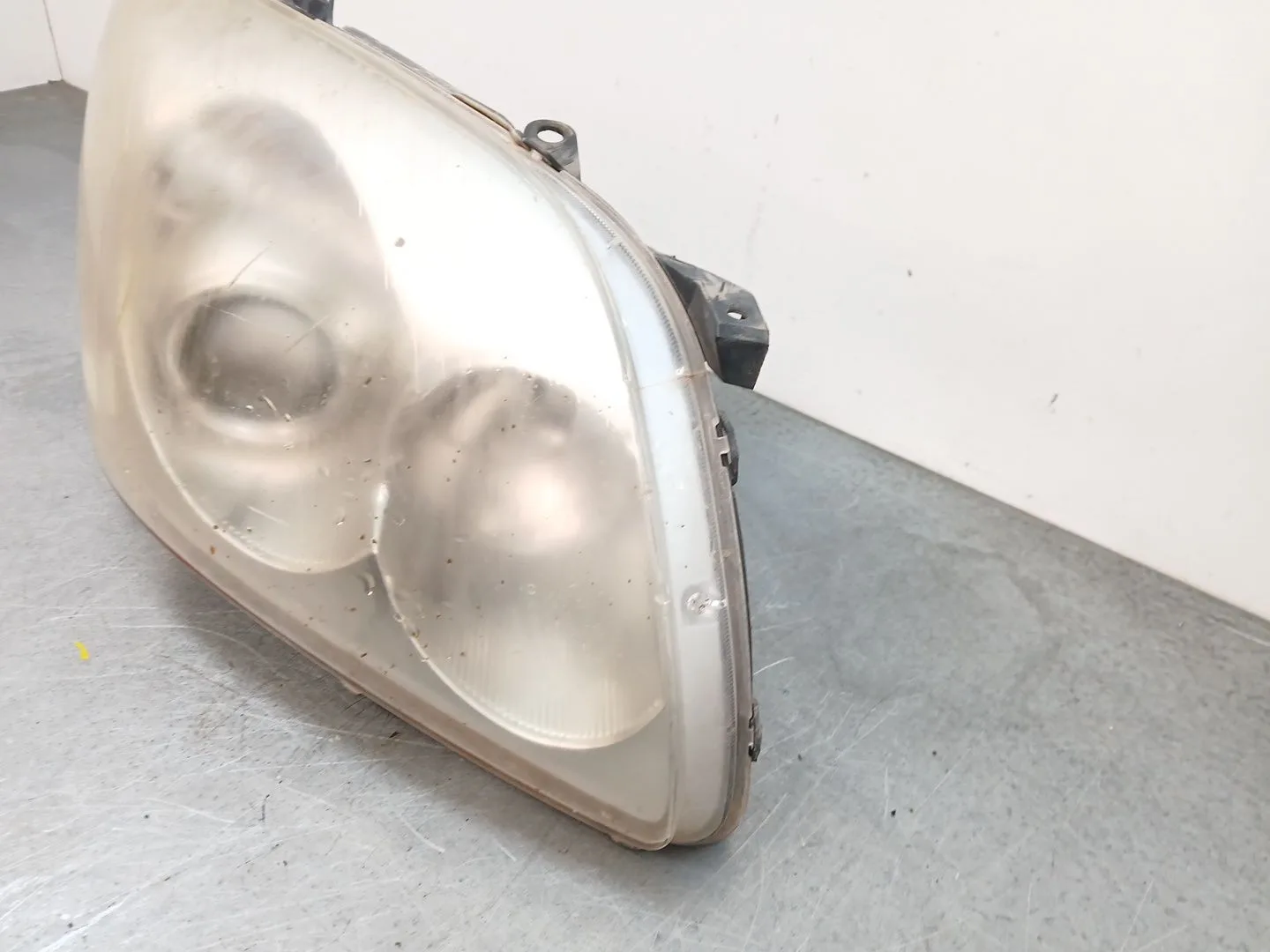 Faro Derecho para Toyota Avensis (_T25_)