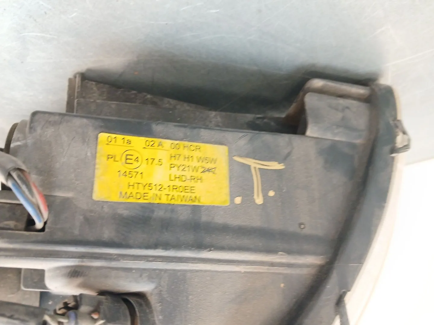 Faro Derecho para Toyota Avensis (_T25_)