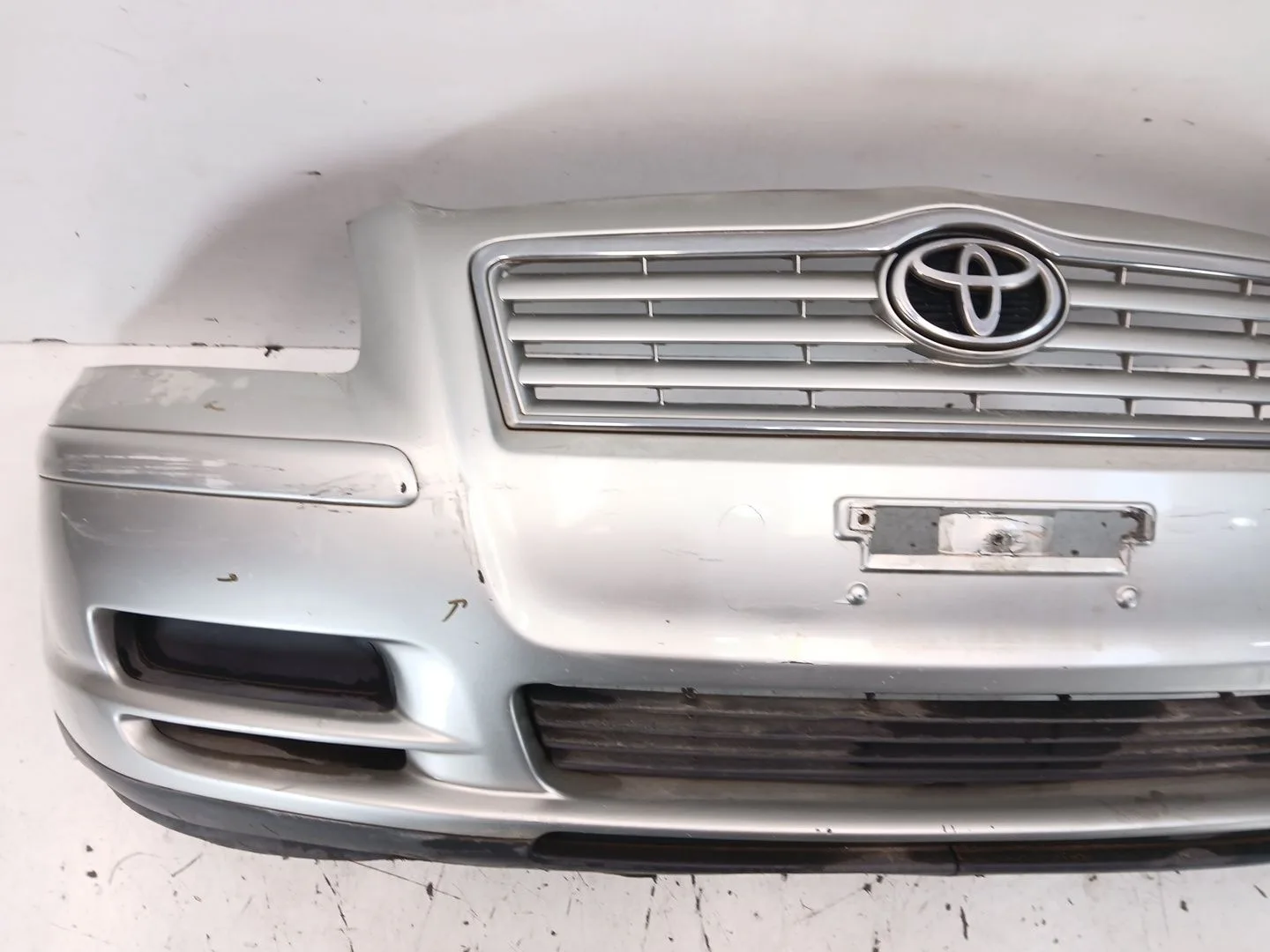 Paragolpes Delantero para Toyota Avensis (_T25_)