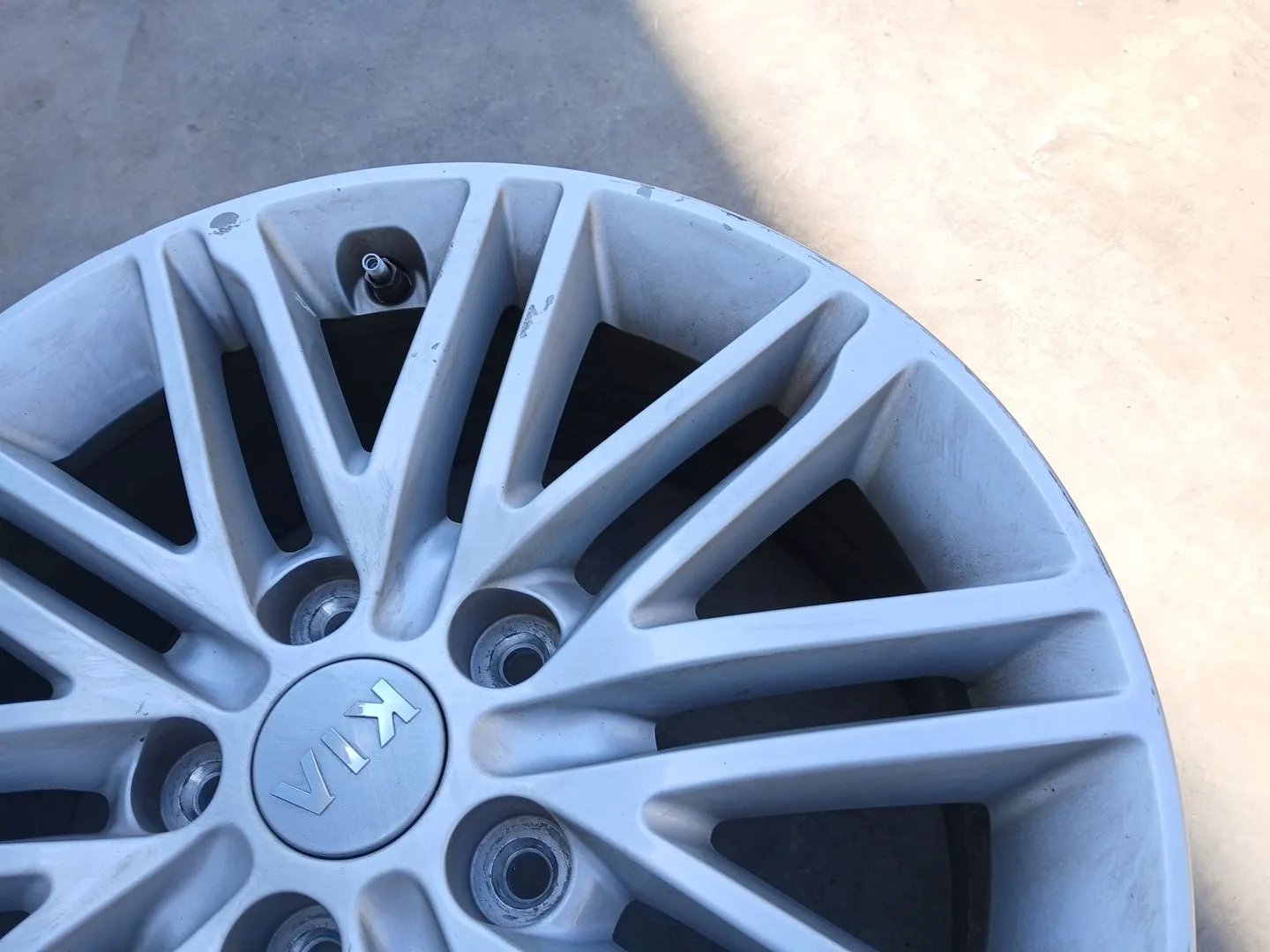 Llanta Trasera Izquierda para Kia Carens Iv