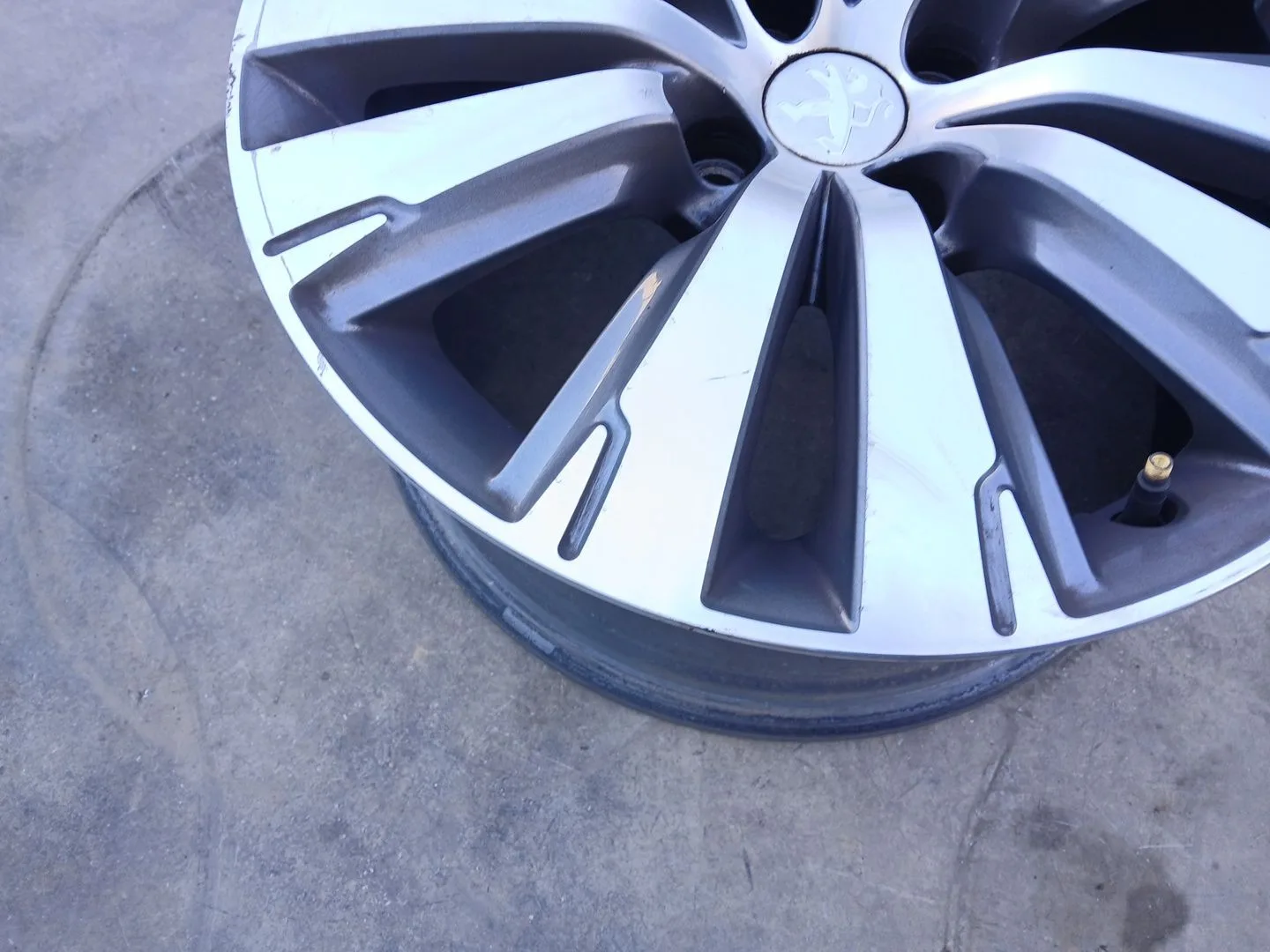 Llanta Delantera Izquierda para Peugeot 3008 Van (Mr_, Mc_, Mj_)
