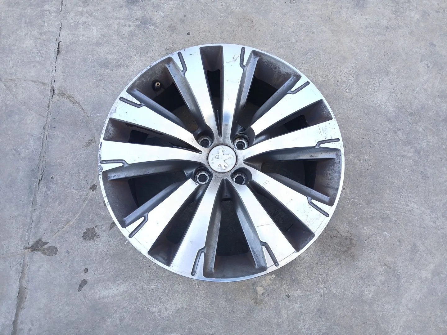 Llanta Trasera Izquierda para Peugeot 3008 Van (Mr_, Mc_, Mj_)