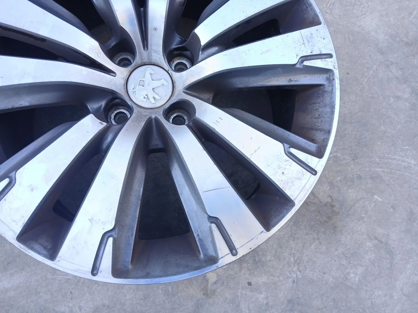 Llanta Trasera Izquierda para Peugeot 3008 Van (Mr_, Mc_, Mj_)