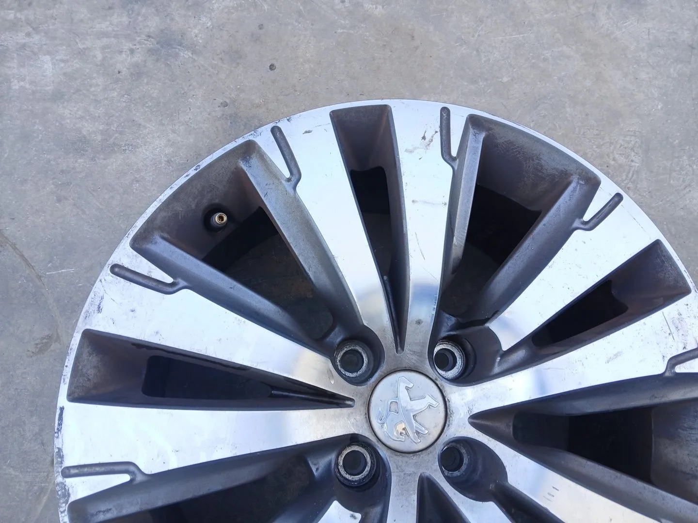 Llanta Trasera Izquierda para Peugeot 3008 Van (Mr_, Mc_, Mj_)