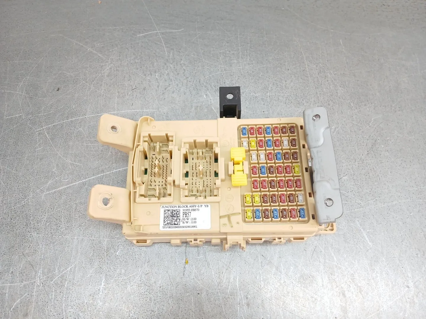 Caja Reles / Fusibles para Kia Rio