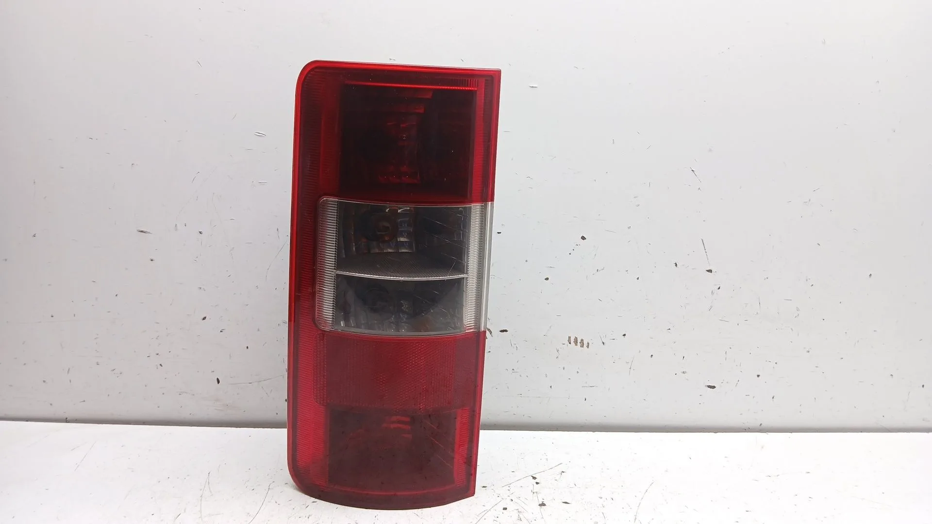Piloto Trasero Izquierdo para Ford Transit Connect (P65_, P70_, P80_)