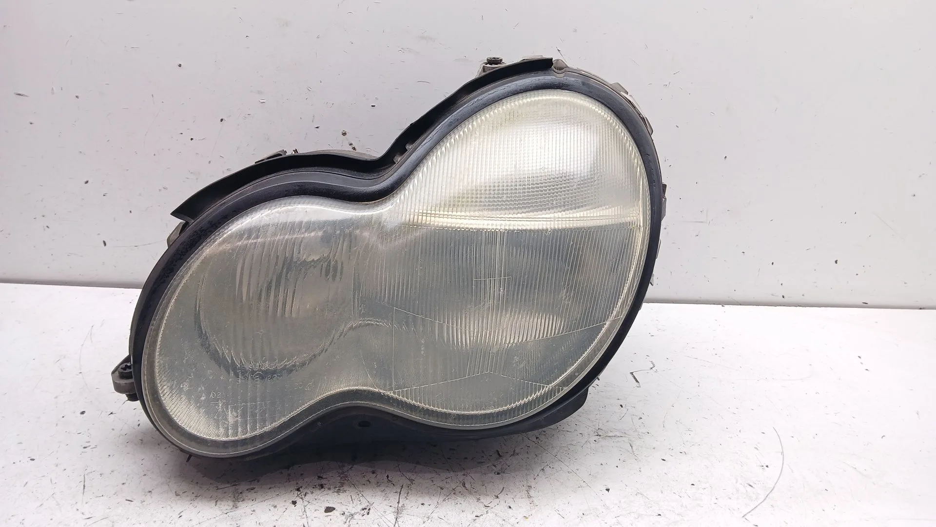 Faro Izquierdo para Mercedes-Benz Clase C (W203)