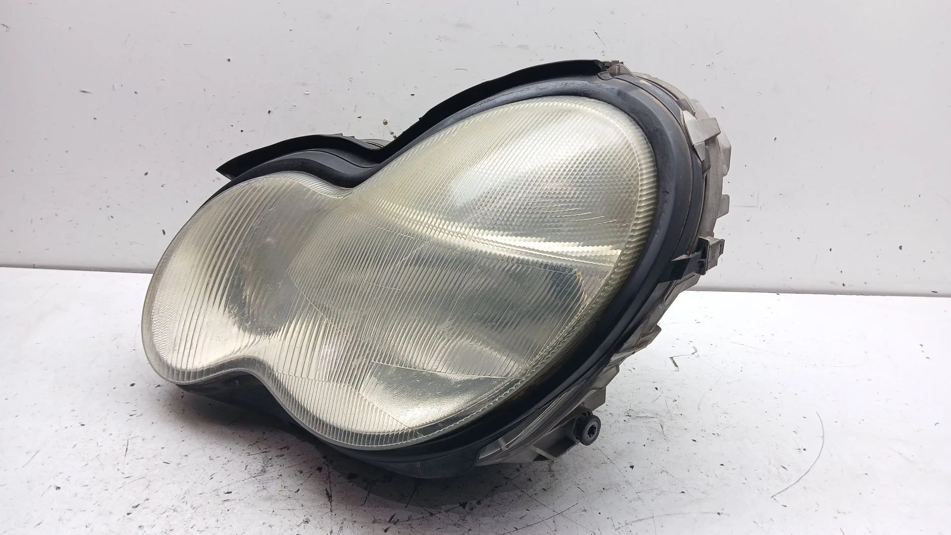 Faro Izquierdo para Mercedes-Benz Clase C (W203)