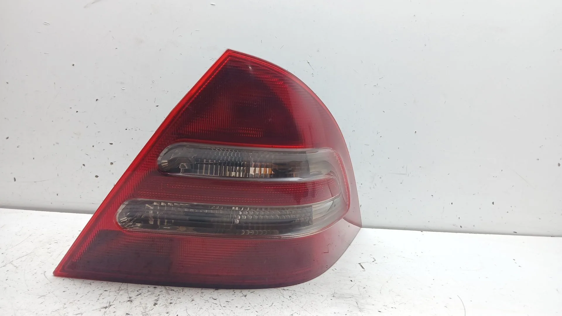 Piloto Trasero Derecho para Mercedes-Benz Clase C (W203)