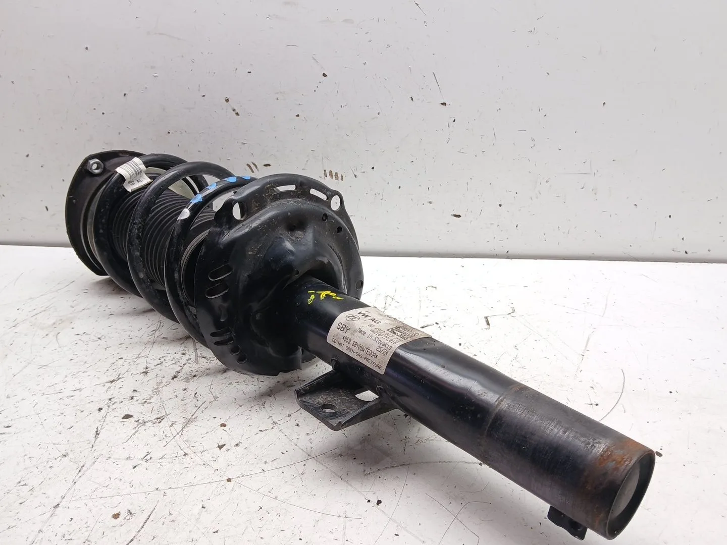 Amortiguador Delantero Derecho para Volkswagen T-Cross (C11, D31)