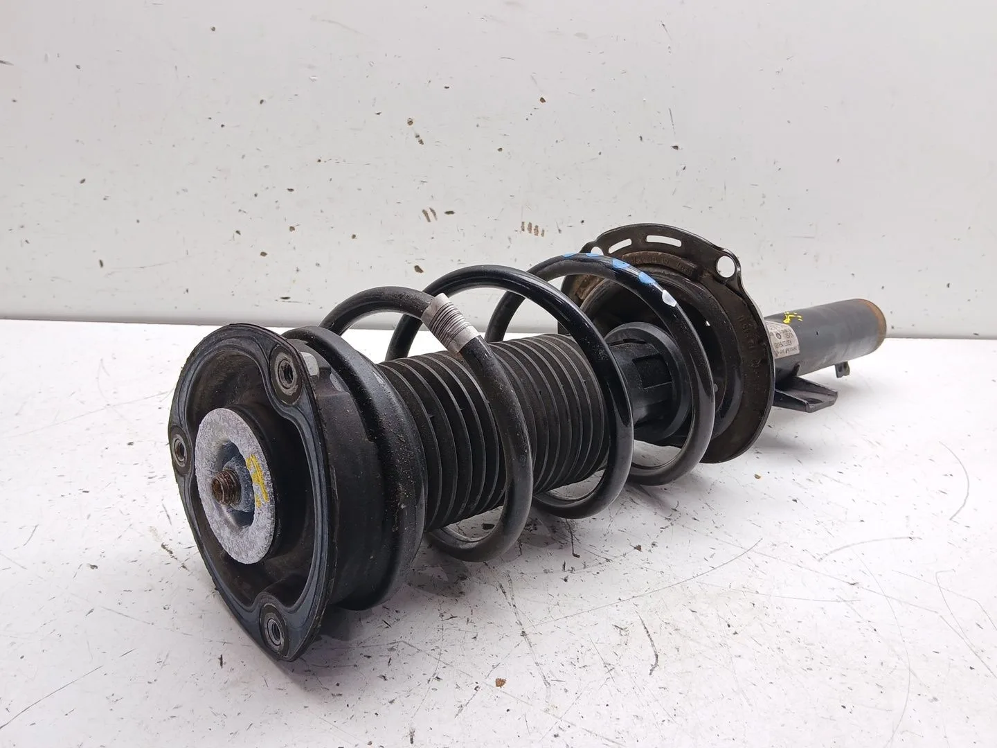 Amortiguador Delantero Izquierdo para Volkswagen T-Cross (C11, D31)