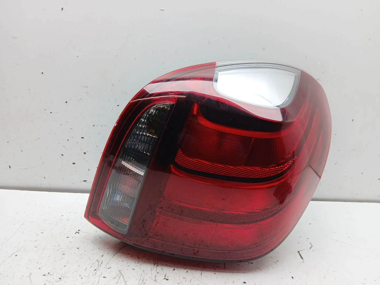 Piloto Trasero Izquierdo para Peugeot 108