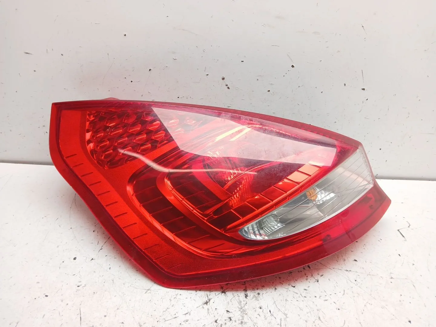 Piloto Trasero Izquierdo para Ford Fiesta Vi (Cb1, Ccn)
