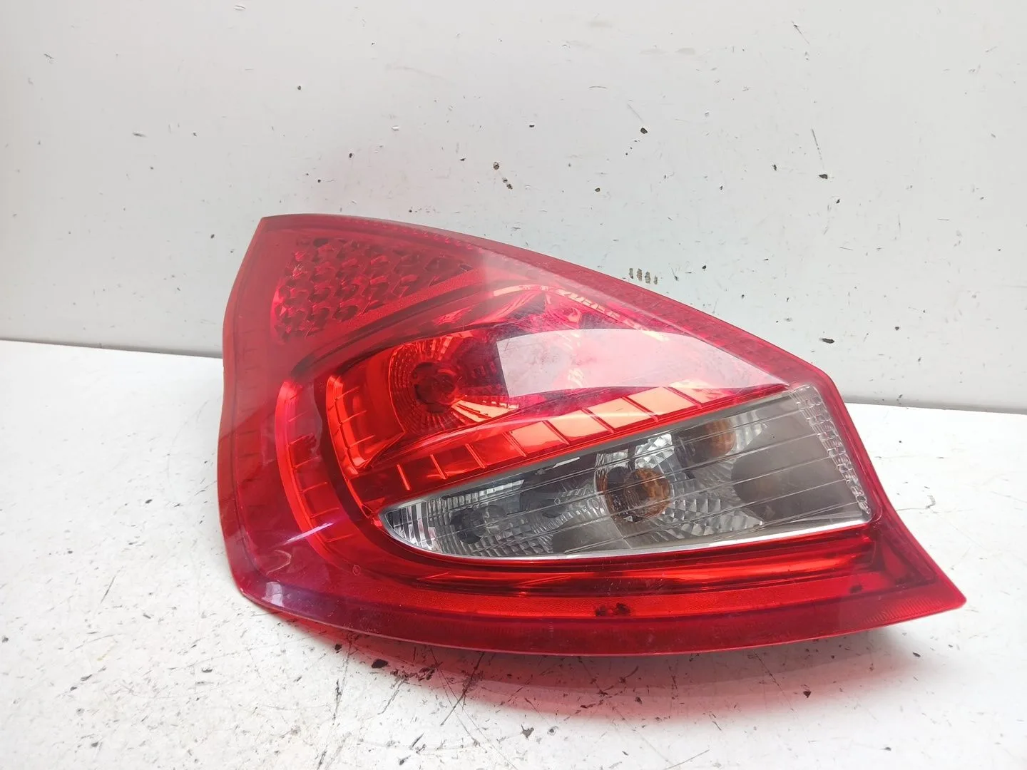 Piloto Trasero Izquierdo para Ford Fiesta Vi (Cb1, Ccn)