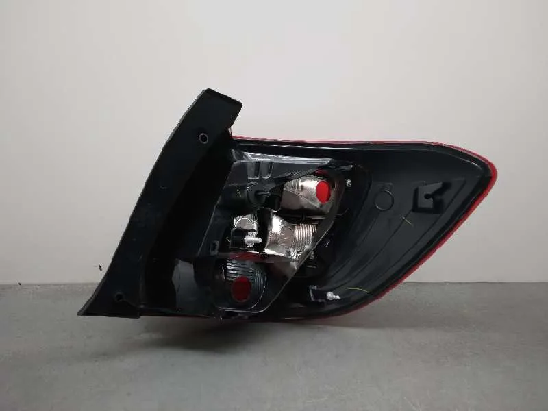 Piloto Trasero Izquierdo para Dacia Sandero