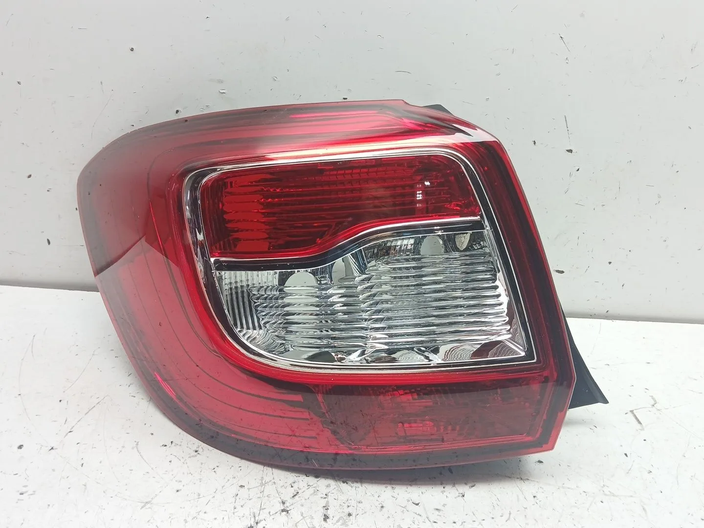 Piloto Trasero Izquierdo para Dacia Sandero