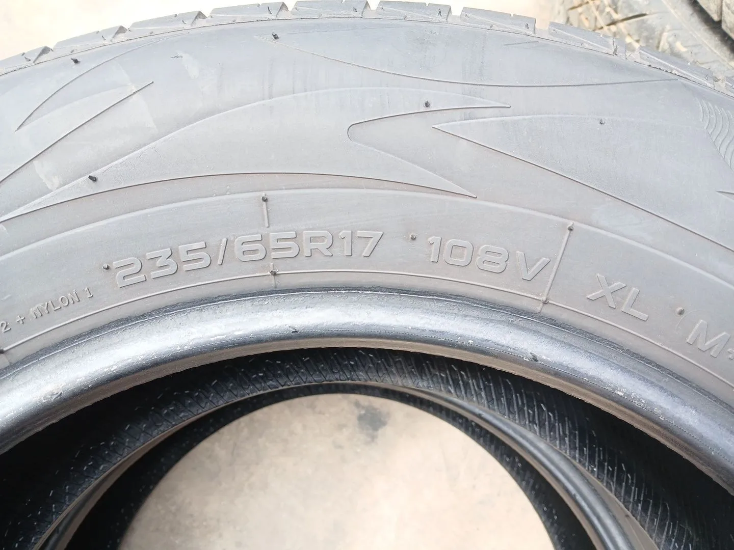 Neumatico para Volkswagen Touareg (7La, 7L6, 7L7)