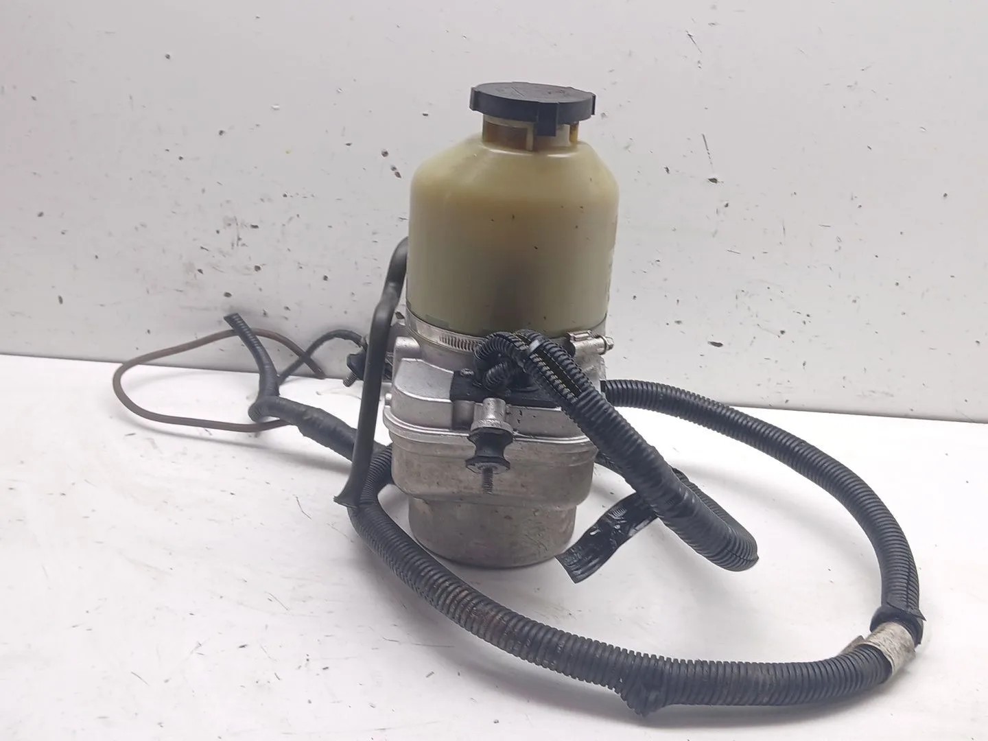 Bomba Direccion para Opel Astra H (A04)