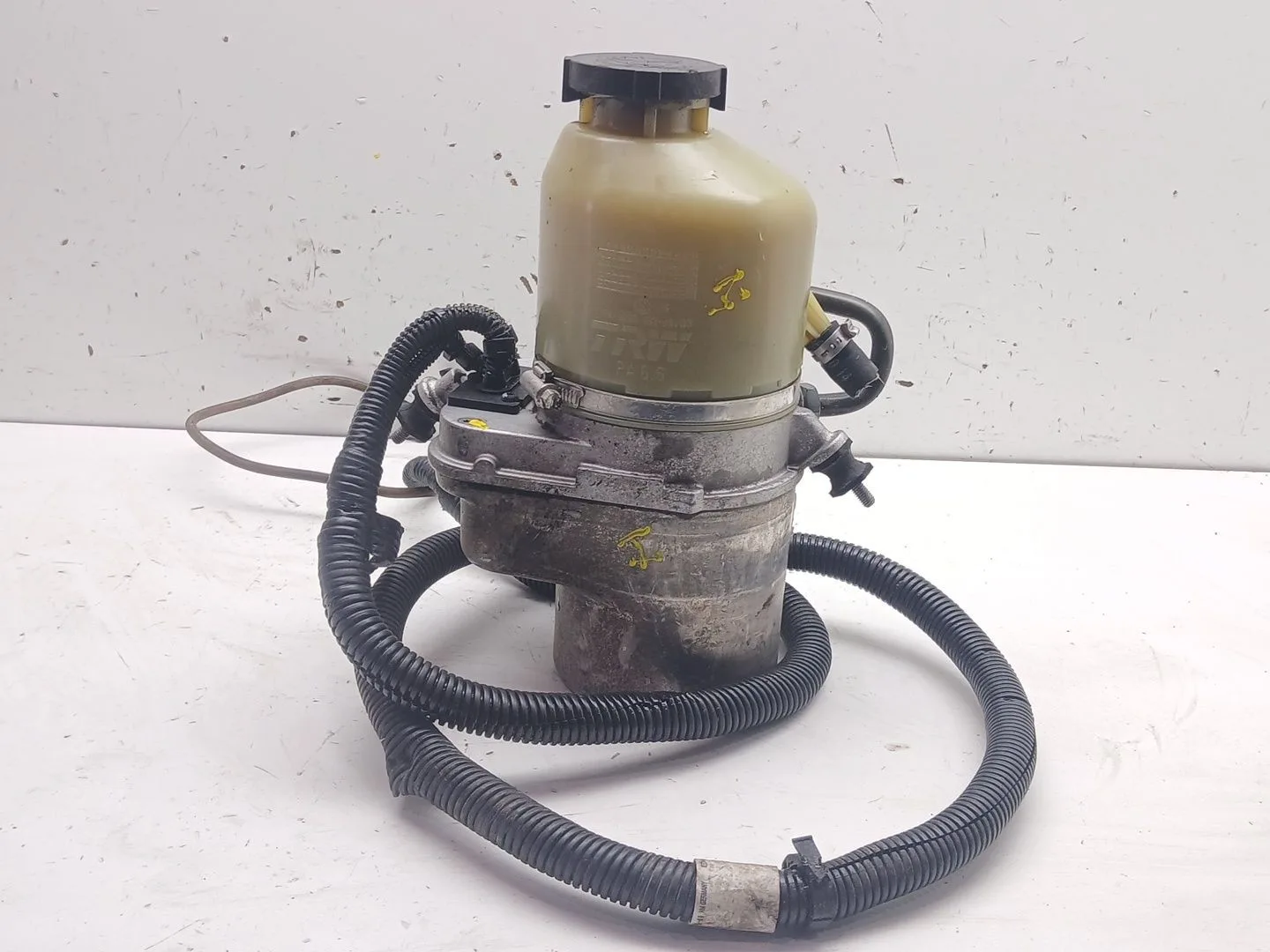 Bomba Direccion para Opel Astra H (A04)